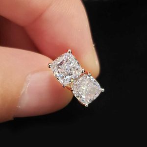 Charm Huitan Cushion Cut Crystal Cubic Zirconia Stud oorbellen vrouwen eenvoudige veelzijdige oorpiercing accessoires Beste cadeau trendy sieraden G230307