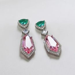Charme Huitan personnalité irrégulière CZ boucles d'oreilles pour femmes vert blanc rose pierre esthétique dame s fête bijoux à la mode 231016