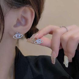 Charm Korean Fashion Zircon Heart Stud Pendientes para mujer Elegant Planet Rhinestone Boucle D'oreille Jewelry Gifts Wholesale G230320