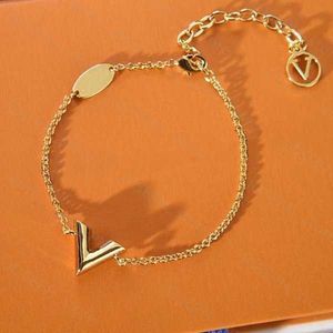 Charm Link Chain armband ontwerper voor vrouwen luxe sieraden dames goud liefdeslinks armbanden dames letter v ornamenten armband braccial ketens j2303282