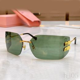 Gafas de sol Charm para mujeres Diseñador de gafas de lujo Clásico antiadi -radiación Gafas de sol diseñadora de soldado Protección ultravioleta delicada HJ029 G4