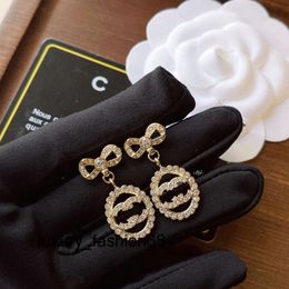 Charm top Charm Vrouwen Oorbellen Designer Diamond Earring Luxe Mode-sieraden Ontwerp voor Vrouwen Bruiloft Accessoires High-end Design Cadeau Kerst Valentijn