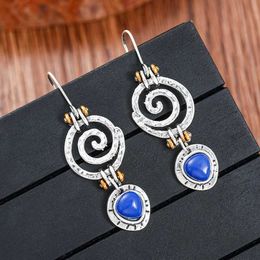 Charme vintage Hollow Spiral Blue Stone Drop Orees Boucles pour femmes bijoux tribaux Metal Antique Couleur Silbirl Cadeaux d'oreille ethnique Y240423