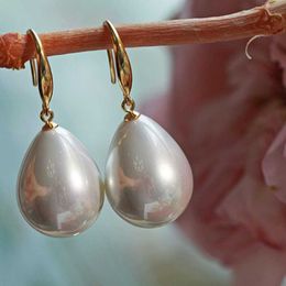 Charm White Shell Pearl Drop Earrings 18K Hook Oordrop Dames Thanksgiving Beautiful Halloween Classic Wedding Fool's Day Freshwater Z0323