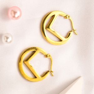 Charm Mujeres Diseñador Pendientes Stud Clip de oreja de acero inoxidable Chapado en oro Hombres Mujeres Marca Carta Pendiente Joyería Boda Regalo de Navidad