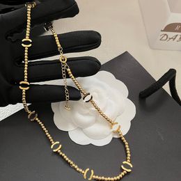 Encanto para mujer Collares de diseño Marca Carta Colgantes Chapado en oro Acero inoxidable Sier Collar Gargantilla Cadenas de cristal Moda Joyería de boda Regalos
