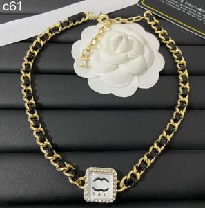 Charm Dames hangersontwerper merk Love Gold Classic Gift Pearl ketting nieuwe herfst vintage hoogwaardige dame cadeaus sieraden