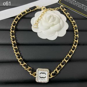 Charm Dames hangersontwerper merk Love Gold Classic Gift Pearl ketting Nieuwe herfst vintage design geschenken sieraden aa