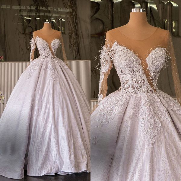 Charmante robe de bal robes de mariée col rond Illusion Appliques dentelle Design perles plis dos nu sur mesure robe de mariée grande taille robes De Novia