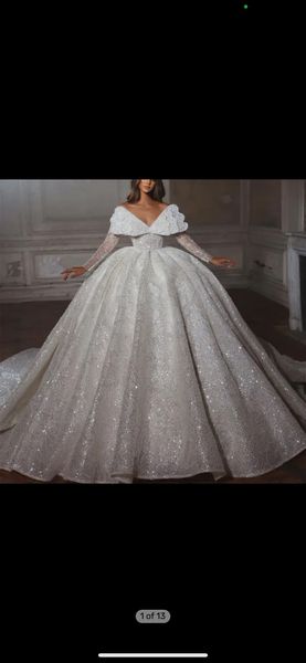 Vestido de fiesta con encanto Vestidos de novia Cuentas brillantes Tren de barrido nupcial Sin espalda con cordones Vestido de corte por encargo Tallas grandes Vestidos De Novia