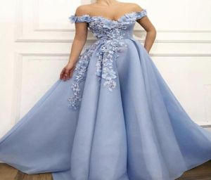 Encantadores vestidos de noche azules ALine con hombros descubiertos, apliques de flores, Dubai, Arabia Saudí, vestido largo para desfile, vestido de graduación 3060336