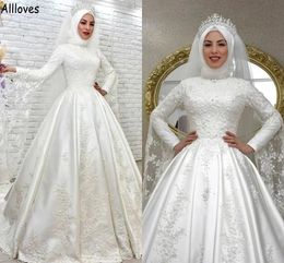 Charmante moslim een ​​lijn bruiloftjurken hoge nek lange mouwen dubai arabische islamitische bv -jurken kanten appliques kralen elegant satijnvestido de noiva plus size cl1578