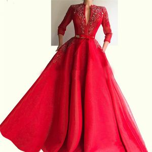 Charmant rood Een lijn Formele avondjurken Applicaties Kant kralen lange prom jurk met mouwen Abendkleureider islamitische Dubai Kaftan Saoedi-Arabisch