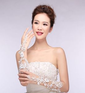 Charmant blanc sexy dentelle gants de mariée accessoires de robe de mariée appliques cristaux sans doigts robe de soirée gants accessoire de mariée9156203