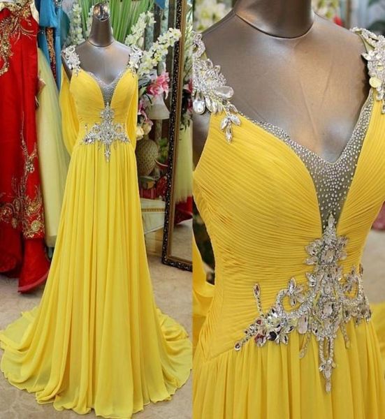 Encantadores vestidos de dama de honor de gasa amarilla 2020 Vestido de fiesta de boda con cuentas de cristal sin espalda Vestidos formales de dama de honor con cuello en V Pro8241627