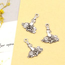 Charms 10pcs 16x20 mm Bouquet de mariage Pendentif découvertes de bricolage pour les bijoux Couleur argentée antique à la mode