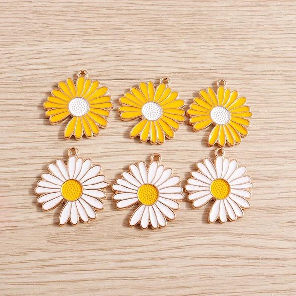 Dijes 10 Uds 25x27mm bonitos colgantes de flores de Margarita esmaltados para pendientes collares Artesanías hechas a mano DIY accesorios para hacer joyas