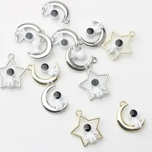 Charmes 10 pcs/lot en gros en alliage de Zinc espace astronaute étoile lune pendentif boucles d'oreilles bijoux accessoires