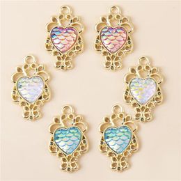 Charms 10pcs amor escala de pescado encaje colgante colgante bricolaje en forma de corazón pulsera collar para mujeres accesorios de joyería