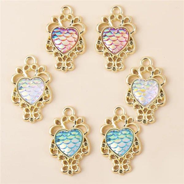 Charmes 10pcs Love Fish Scale Lace Lace Alliage Pendant Diy Bracelet Collier en forme de coeur