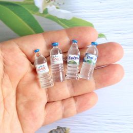 Charms 10st mini fles mineraalwater hars hanger diy sieraden voor ketting oorbel sleutelhanger maken poppenhuis decor