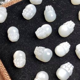 Charmes 10 pièces naturel blanc lune pierre Pixiu cristal guérison artisanat Figurine Mini sculptures maison chambre décor cadeau 12-16mm