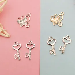 Charms 10 stcs Rhinestone Butterfly Heart Lock Design Metal Pendants passen doe -het -zelf sieraden maken Accessoires ornament oorbellen vinden