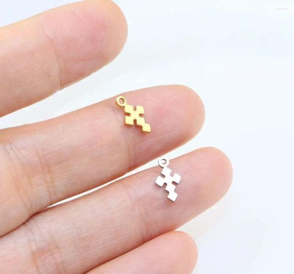 Breloques 10 pièces en acier inoxydable brillant Mini croix pendentif bricolage artisanat étanche accessoire de bijoux de mode pour femmes