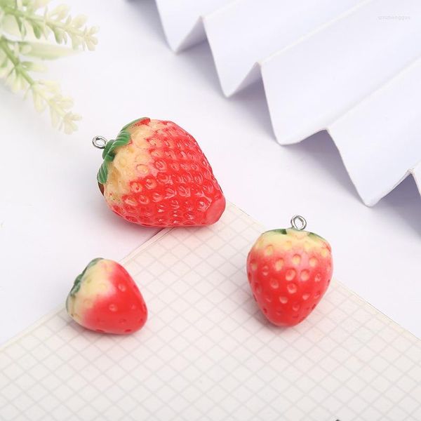 Charmes 10 pièces fraise fruits résine pendentifs mignon rouge acrylique pour la fabrication de bijoux boucles d'oreilles collier accessoire