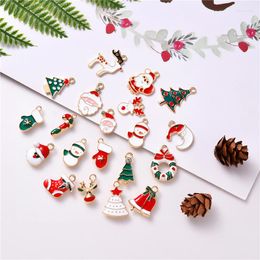 Charmes 20pcs / lot en émail arbre de Noël Santa Claus pour bricolage Pendants Colliers Boucles d'oreilles Bracelets