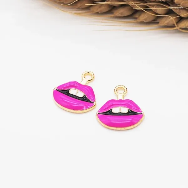 Dijes 20 unids/lote labios/lápiz labial flotante esmalte aleación Color oro colgante collares pulseras accesorios de joyería DIY