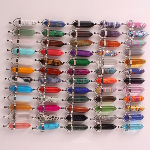 Charms 24 pcslot Assortiment Pierre Naturelle Cornaline Quartz Point Pendentif Mixte Pilier Bullet Charmes Chakra Pendule 32 * 8mm 230607