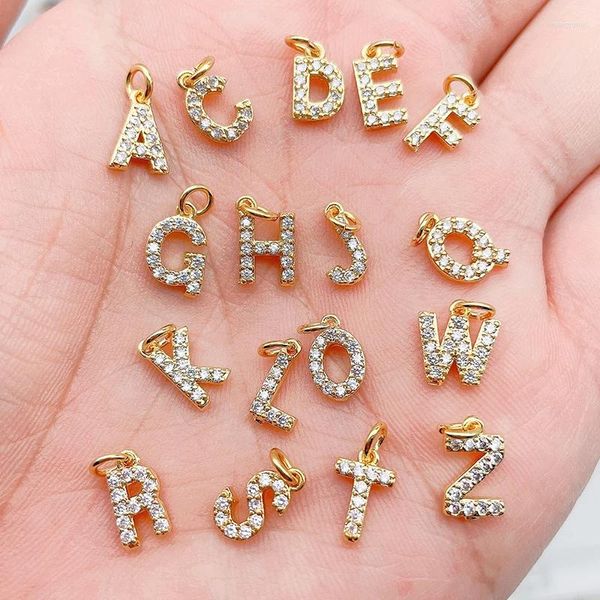 Dijes 3 unids/lote 8x8mm joyería de latón Zirconia cúbica cristal 26 colgantes de letras para mujer collar pendiente accesorios de joyería