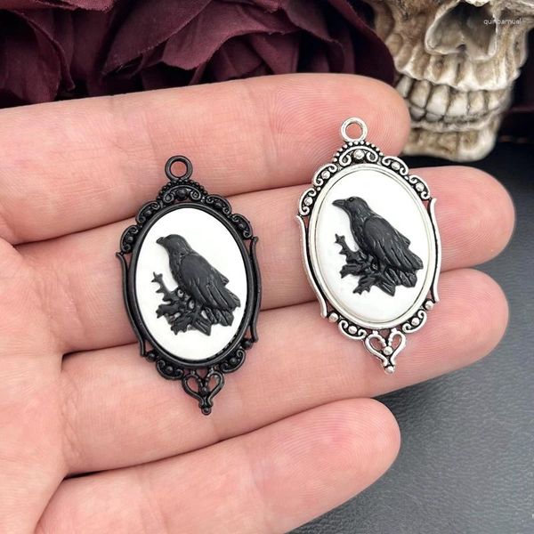 Charmes 4pcs Gothic Black Crow Silver plaqué encadré Raven Relief Halloween Pendre des bijoux en forme de bricolage