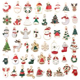 Charms 50 stcs kerst email Gemengde hangers DIY Joodely maken Alloy Bevindingen accessoire voor kettingen oorbellen 230313