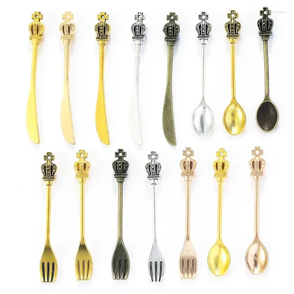 Charmes 5pcs 5 couleurs en alliage cuillère fourche à manger couteau bricolage joelry découvertes pendentifs pour collier fabriquant 60 7 mm J491