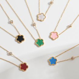 Charms CARLIDANA coloré cinq feuilles fleur pendentif collier ras du cou bijoux de luxe doré non terni en acier inoxydable pour les femmes 230915