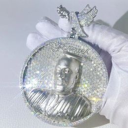 Charms aangepaste 3D-ontwerp 3 "ronde geheugen hanger hip hop rapper ketting 925 zilver Iced Out Baguette Pass Diamond Tester sieraden 231031