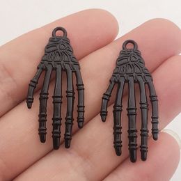 JINDINSP 5 stks 42*19mm Zwarte Kleur Skeleton Hand Charms Metalen Halloween Hangers DIY Handgemaakte Sieraden Maken Bevindingen Accessorie 230826