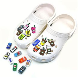 Charms moq 100pcs té con leche taza de café lindo caricaturas de dibujos animados 2d accesorios de zapatos de goma suave zapatos zapatos hebillas decora dhpzm