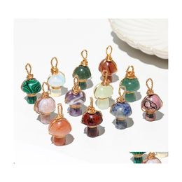 Encantos Piedra de cristal natural 2 cm Estatua de seta Tallado Reiki Curación Envoltura de alambre de oro Colgante para collar Fabricación de joyas Gota Deliv D Otmju