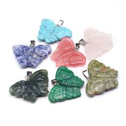 Charms Natural Semi-Precious Stone Random Color Butterfly Colgante Delicada Forma para joyas de bricolaje que fabrican collar de brazalete hecho a mano