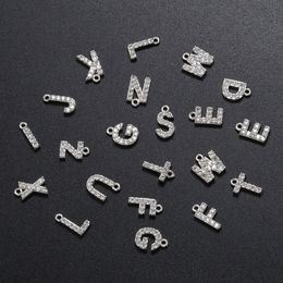 Charms zhukou 7x8mm zilveren kleur kristal 26 letters hanger voor vrouwen ketting oorbellen sieraden accessoires maken bevindingen vd594 230320