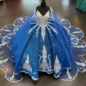 Charro Quinceanera Robes Robe de bal Spaghetti Stracles Vestidos de 15 Anos avec Cape Mexican Sweet 16 Robe