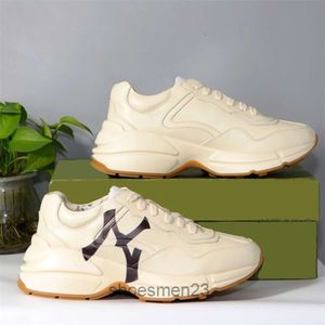 Chaussures formateurs avec bouche de mode Rhyton Vintage luxe concepteur dames Chaussures baskets vague Beige Sneaker hommes OZ93
