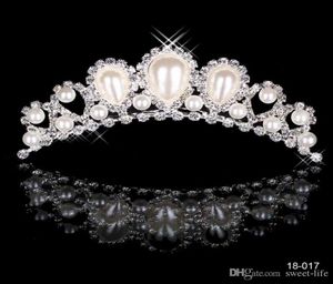 Pas cher 18017 belle élégante mitation perle strass incrustation couronne diadème mariage mariée cheveux peigne couronnes pour bal soirée 9523290