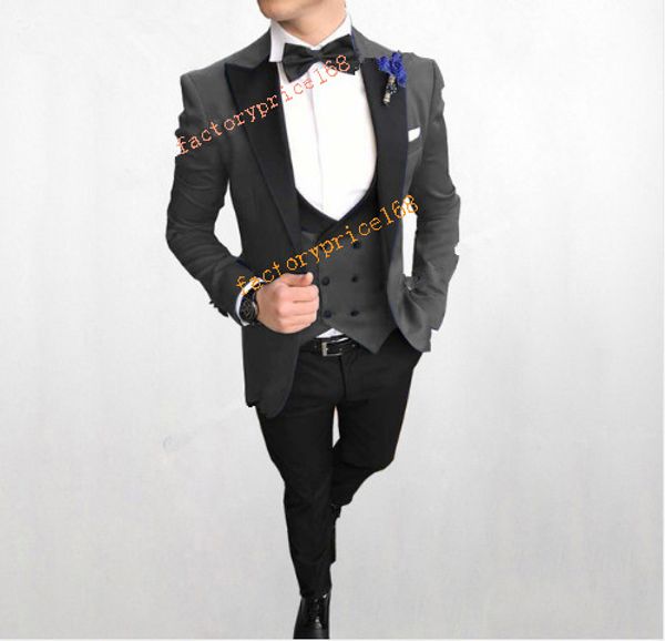 Pas cher Et Fine Groomsmen Peak Black Lapel Groom Smokings Hommes Costumes Mariage / Bal / Dîner Meilleur Homme Blazer (Veste + Pantalon + Cravate + Gilet)