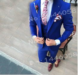 Pas cher et fin Peak Lapel Blue One Button Groom Tuxedos Hommes Costumes Mariage / Bal / Dîner Meilleur Blazer Homme (Veste + Pantalon + Cravate + Gilet)