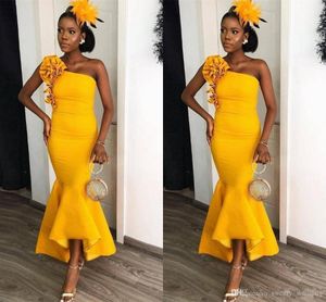 Pas cher Chic Jaune Africain Court Sirène De Bal Cocktail Robes Une Épaule Bodycorn Formelle Occasion Robes Cheville Longueur Plis Abiye