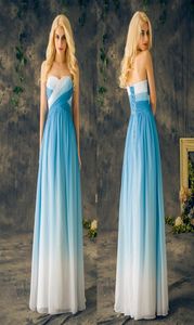 Vestidos de dama de honor de campo baratos en color azul de color grado de gradiente de grano de chifón con cordones de encaje
